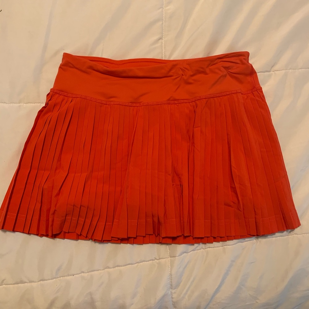 Lululemon Skirt (size 4)